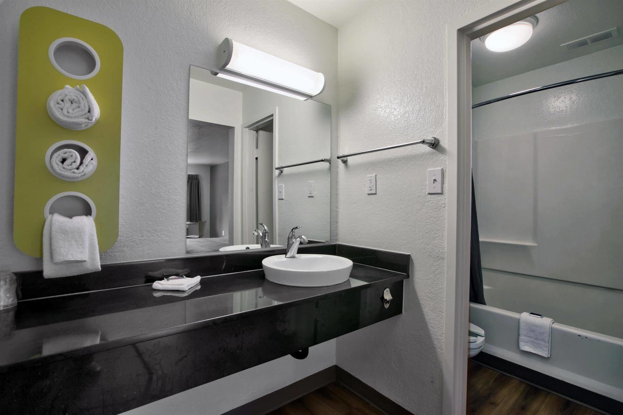 Motel 6-Tallahassee, Fl - Downtown Eksteriør billede