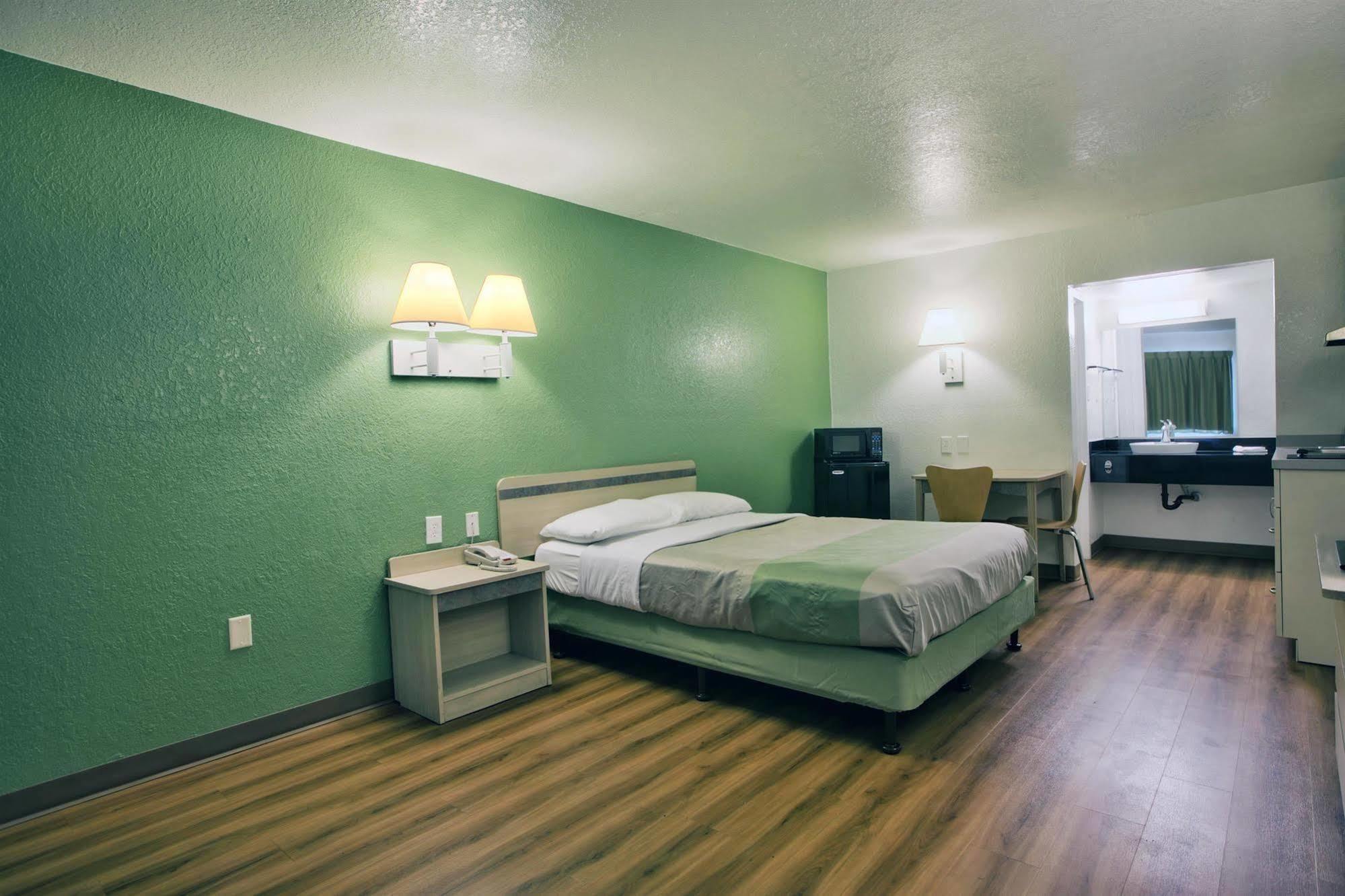 Motel 6-Tallahassee, Fl - Downtown Eksteriør billede