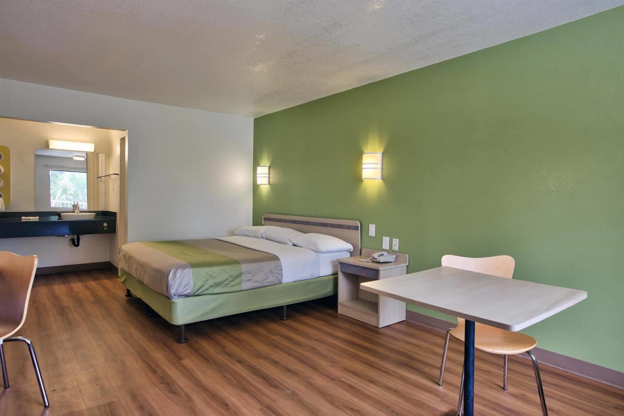 Motel 6-Tallahassee, Fl - Downtown Eksteriør billede