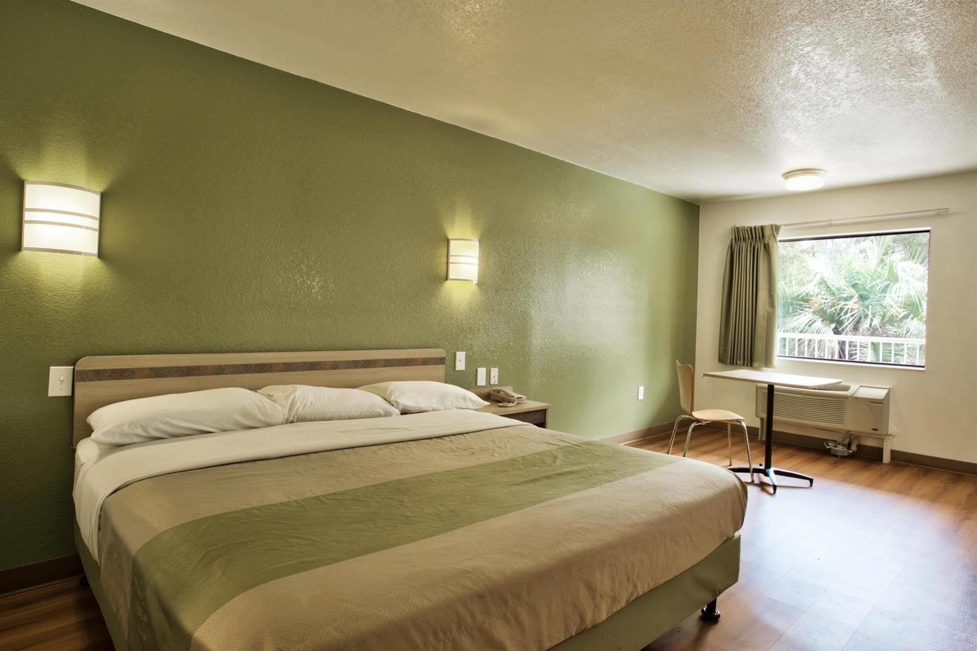 Motel 6-Tallahassee, Fl - Downtown Eksteriør billede